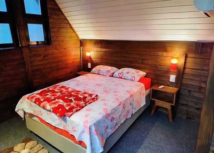 Cabana Com Banheira Na Colina