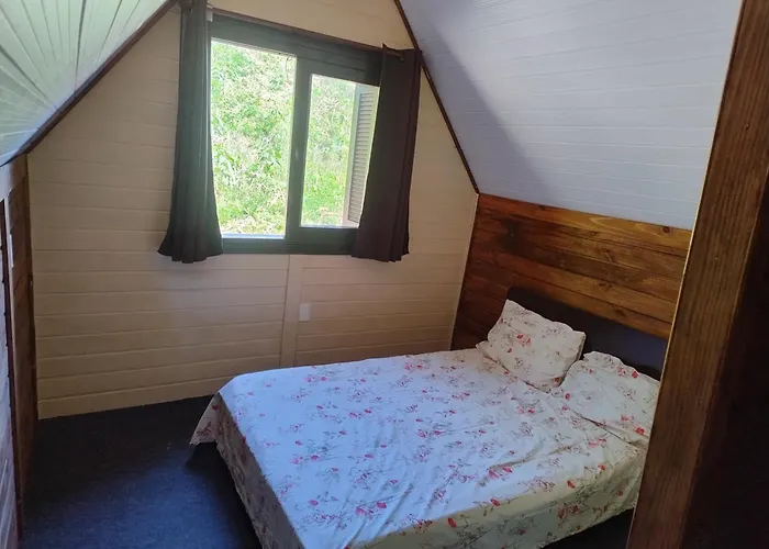 Cabana Com Banheira Na Colina
